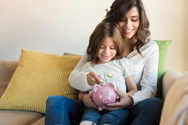 5 Tips to Teach Your Child to Save Money