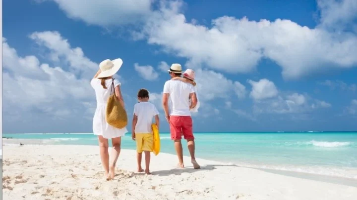 7 Frugal Travel Tips to Make Your Dream Beach Vacation a Reality