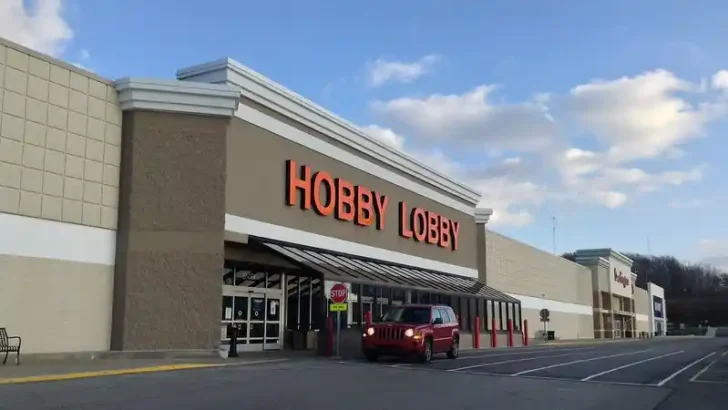 Does Hobby Lobby Accept Apple Pay