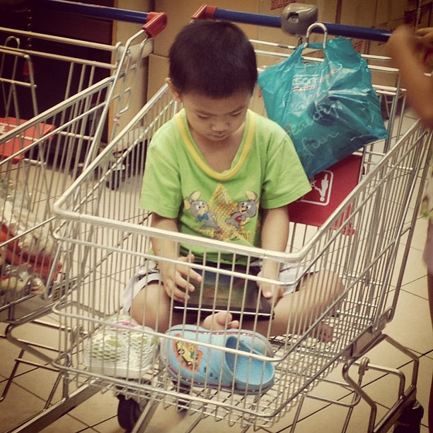 Shopping With Children Photo